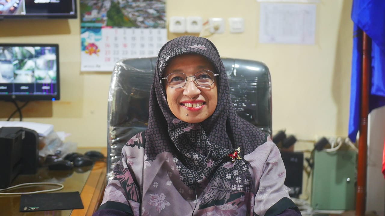 Yessy Suryanty Kepala SMPN 2 Bukittinggi (Foto:Minangsatu)